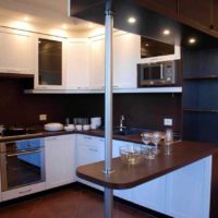 exemple d'un décor de cuisine insolite photo de 13 m²