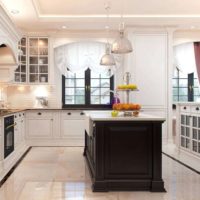 cuisine design avec une fenêtre de 14 m2