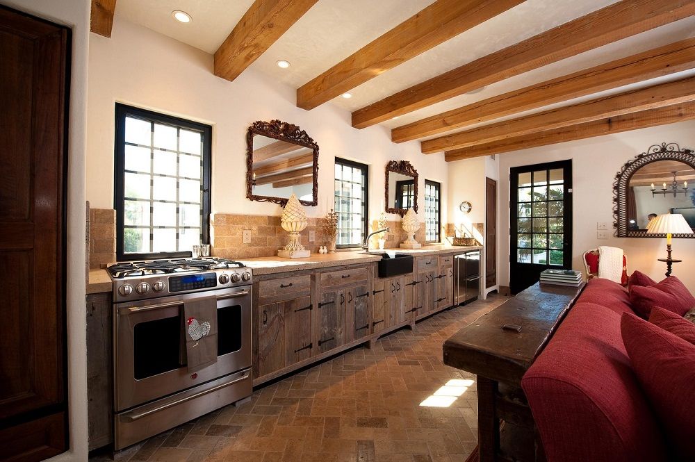photo de cuisine sans armoires suspendues