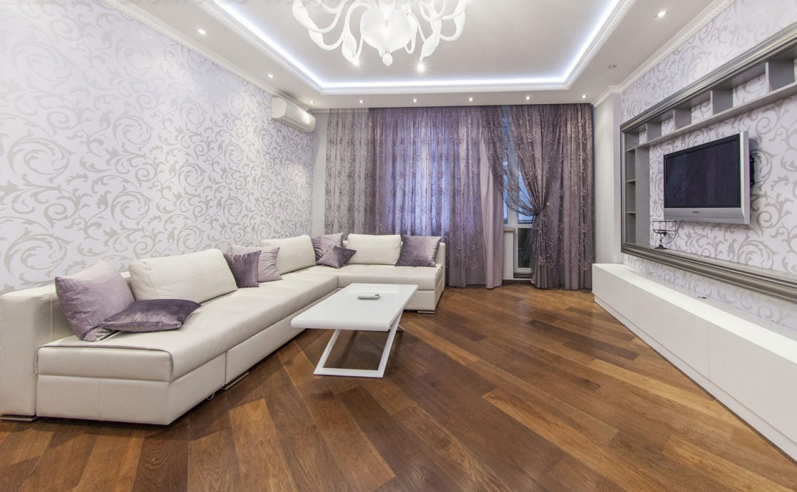 papier peint dans le salon classique