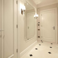 couloir dans un appartement dans un décor d'idées maison de panneau