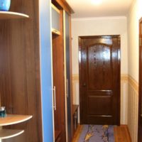 couloir dans un appartement dans une maison à panneaux idées photos