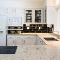 cocina rectangular interior elegante