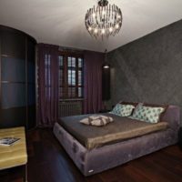 chambre à coucher dans le décor de l'appartement