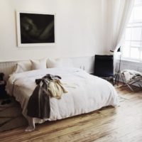 chambre dans l'appartement intérieur élégant