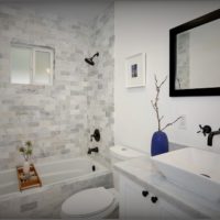 carreaux blancs pour la salle de bain
