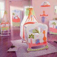 la chambre des enfants pour un nouveau-né est lumineuse