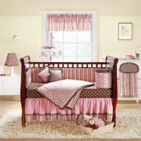 chambre d'enfants pour une fille nouveau-née