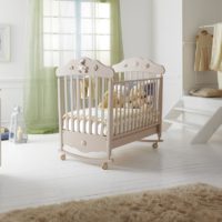 lit bébé beige nouveau-né