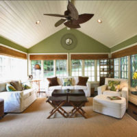 Intérieur de porche de villa de style chalet