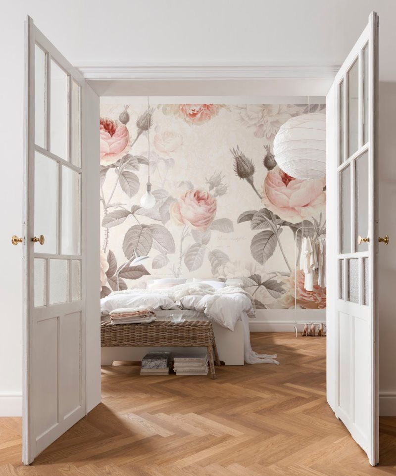 Papiers peints pour une chambre à coucher avec des fleurs aux couleurs pastel