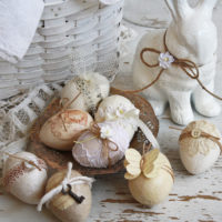 Oeufs de Pâques à décor de dentelle