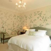 La idea de la decoración inusual de la decoración de la pared en la imagen del dormitorio