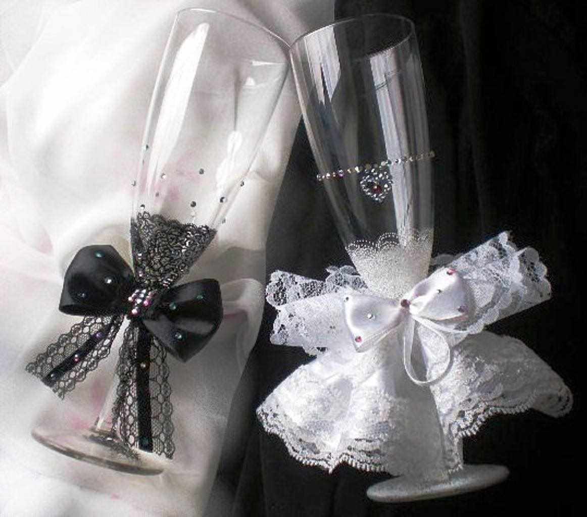 Una variante del hermoso diseño del estilo de las copas de boda