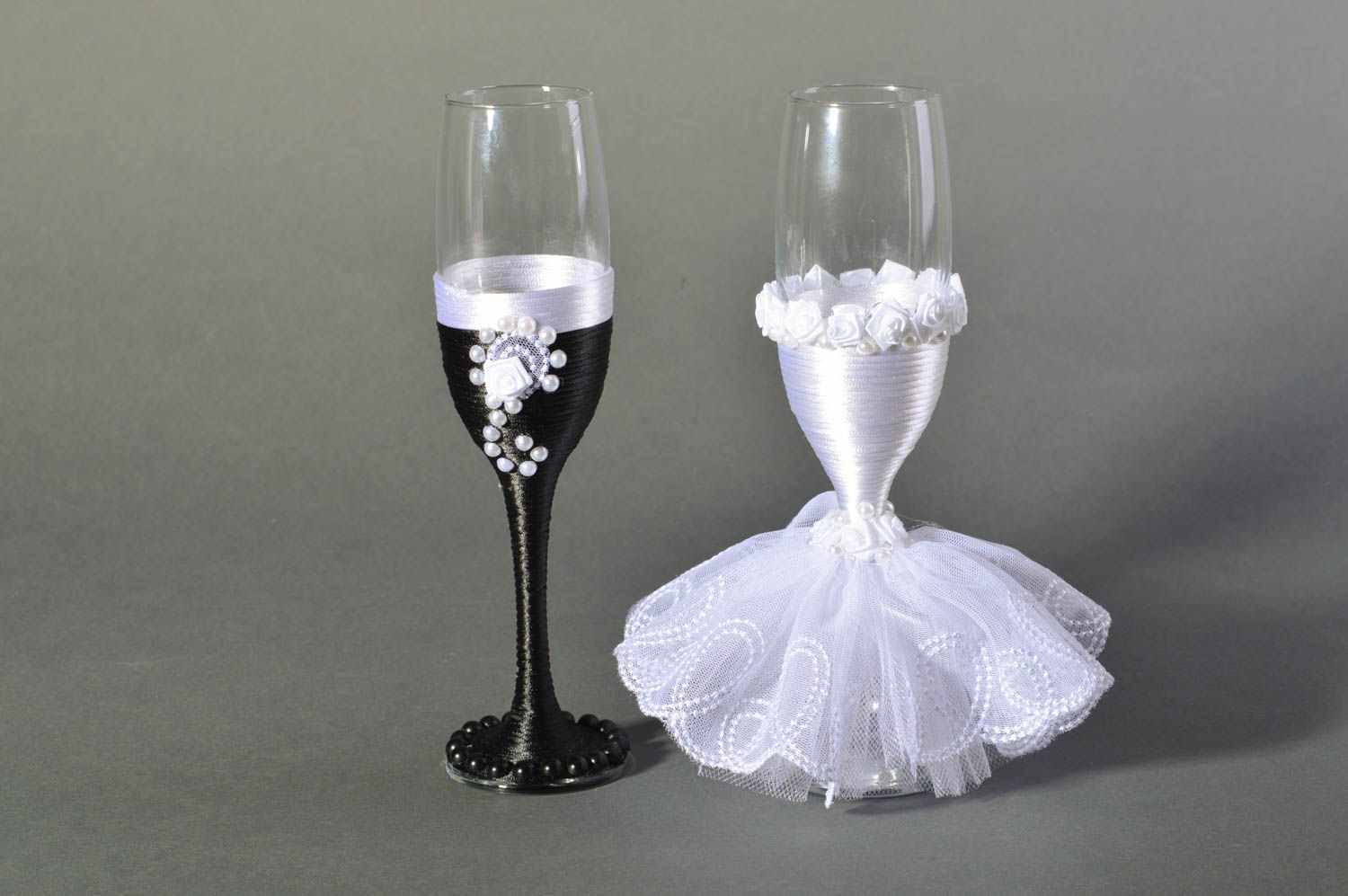 La idea de una hermosa decoración de la decoración de copas de boda
