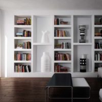 option d'un intérieur lumineux d'étagères photo