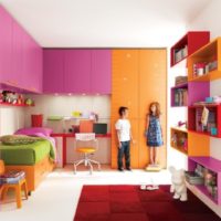 Conception de la chambre lumineuse pour un garçon et une fille