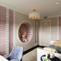 Niche décorative ronde dans le mur de la chambre