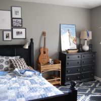Peintures dans la décoration de la chambre et de la commode