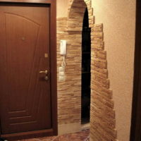 Conception d'une arche dans le couloir en pierre
