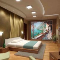 L'intérieur de la chambre à coucher avec un décor en forme de panneau