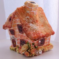 Maison de conte de fées en papier mâché