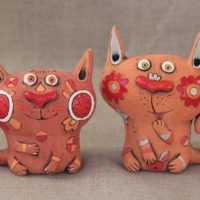 Figures en papier mâché pour la décoration intérieure