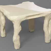 Tabouret de bricolage en papier mâché
