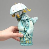 Une fabuleuse figurine en papier mâché pour la décoration intérieure