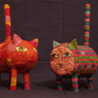Figurines en papier mâché faites maison