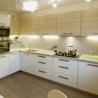 Un exemple d'image de design d'intérieur de cuisine légère