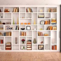 variante de l'intérieur lumineux des étagères photo