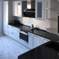 variante d'une belle photo de projet de design de cuisine