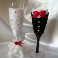 Un ejemplo de diseño inusual del diseño de copas de boda