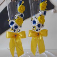 ejemplo de una decoración ligera de la decoración de copas de boda photo