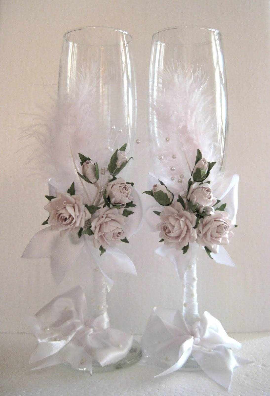 La idea de una hermosa decoración de la decoración de copas de boda