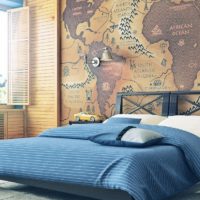 Carte vintage sur le papier peint photo dans la chambre