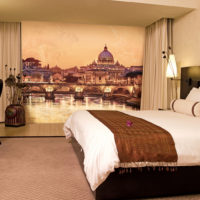Papier peint de style oriental dans la chambre