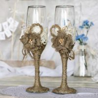 idea de decoración ligera para el diseño de copas de boda photo