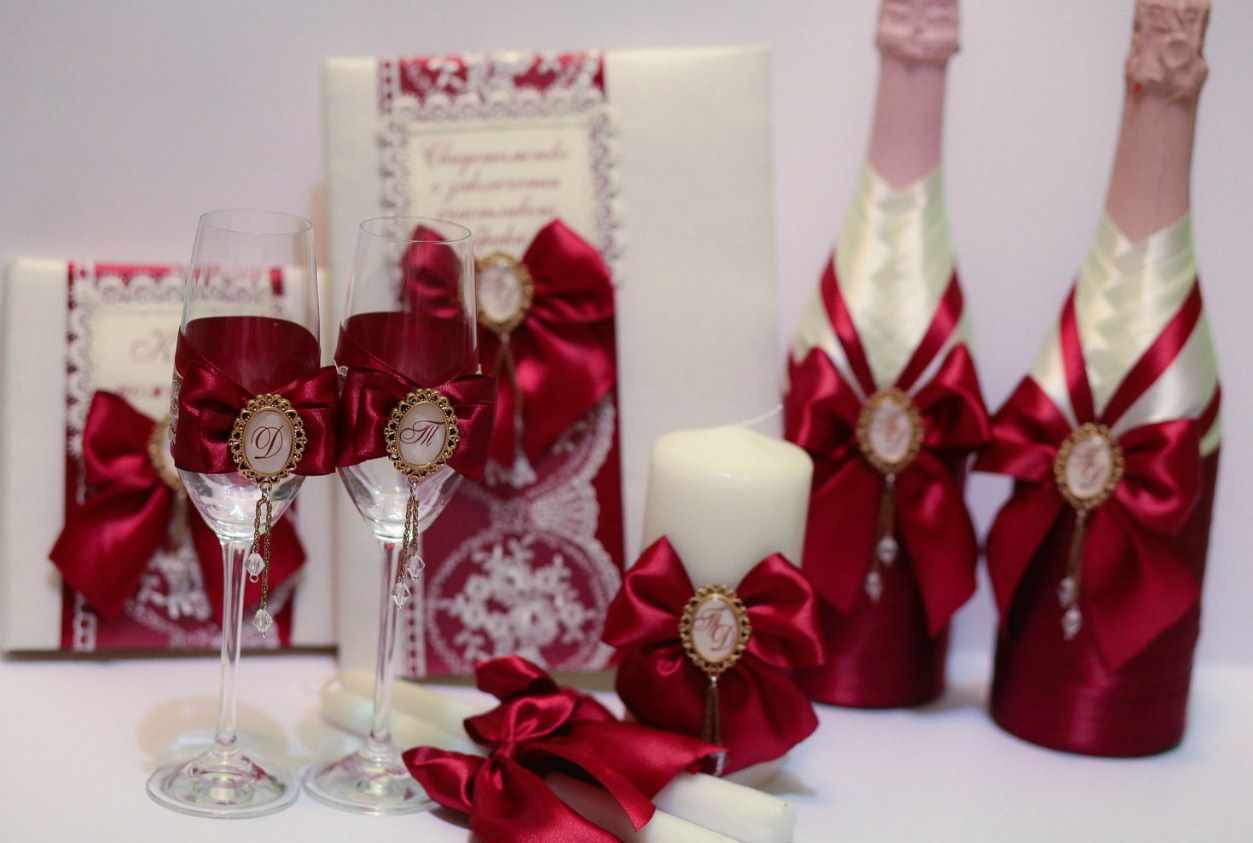 la idea de un diseño brillante para el diseño de copas de boda