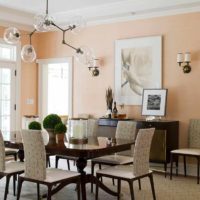 l'idée de combiner une belle couleur pêche dans le style d'une photo d'appartement