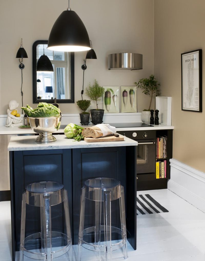 Design d'intérieur à la mode dans les tons noirs