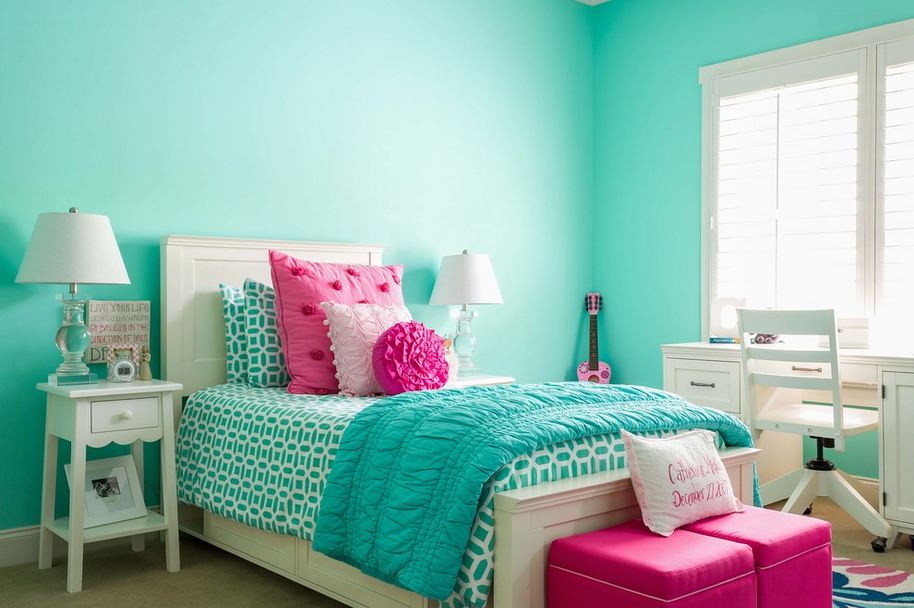 Chambre aux murs verdoyants