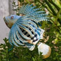 Poisson décoratif d'un vieux pneu