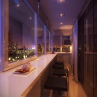 Loggia éclairée dans un style moderne