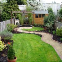 L'aménagement du jardin étroit