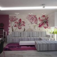 Accents colorés à l'intérieur du salon