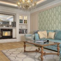 Table basse en bois dans le salon aux couleurs pastel.