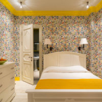 Papier peint coloré brillant dans la conception de la chambre