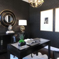Salle de travail des hommes en couleurs noires